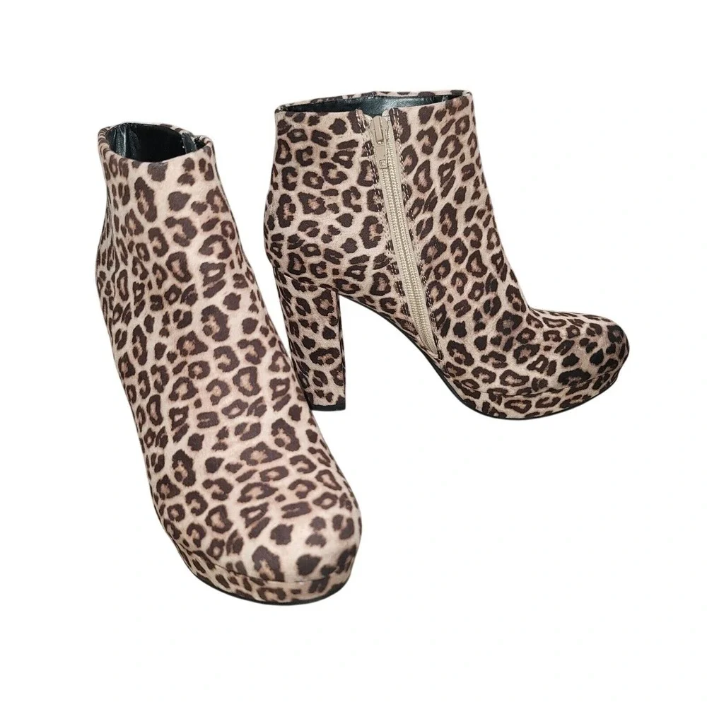 MVE Platform Chelsea Ankle Bootie 7 Cheetah High Block Heel Mobwife Festival Y2K